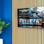 Top Floor City Centre Apartment - Sleeps 7 - 4 Beds - With Balcony And Parking - Smart Tv\'S On Each Bedroom Wall - 5 Mins From Bullring, Selfridges, Moor Street Station - By Zena Stays