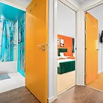 Top Floor City Centre Apartment - Sleeps 7 - 4 Beds - With Balcony And Parking - Smart Tv\'S On Each Bedroom Wall - 5 Mins From Bullring, Selfridges, Moor Street Station - By Zena Stays