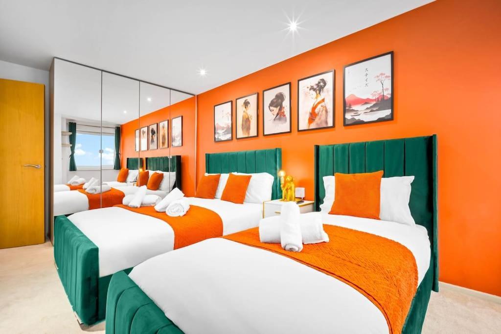 Apartment Floor Centre - Sleeps 7 - 4 Beds - With Balcony And Parking - Smart Tv's On Each Bedroom - 5 Mins From Bullring, Selfridges, Moor Street Station - By Zena *