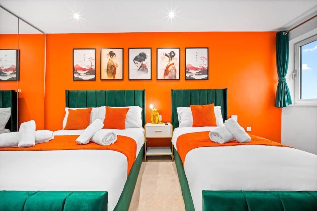 Apartment Floor Centre - Sleeps 7 - 4 Beds - With Balcony And Parking - Smart Tv's On Each Bedroom - 5 Mins From Bullring, Selfridges, Moor Street Station - By Zena